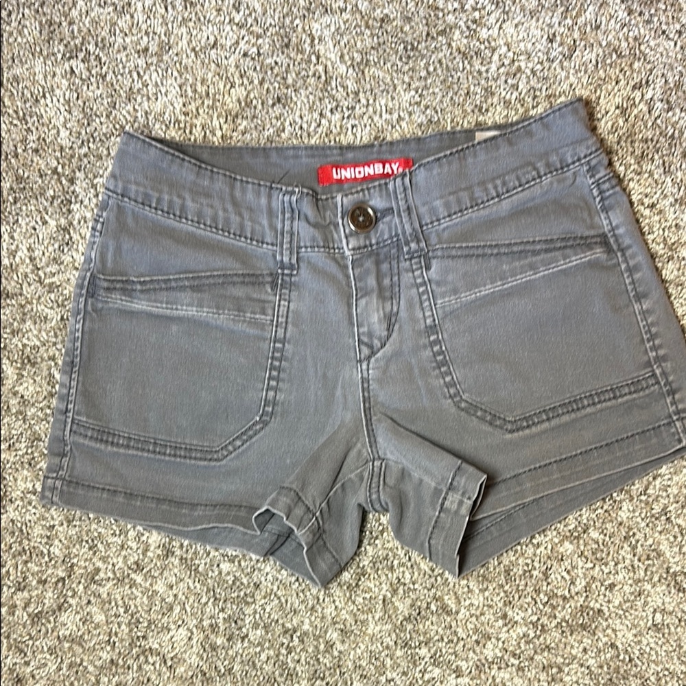 UNIONBAY Gray Cargo Shorts with Belt Loops